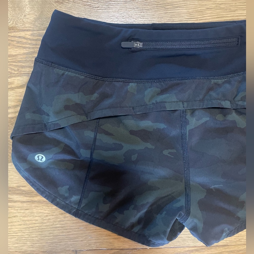 LULULEMON Speed-Up Shorts - Incognito Camo Multi Gator Green & Black - Sz 4 - Picture 8 of 11